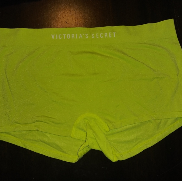 Victoria's Secret Underwear - Picture 4 of 7